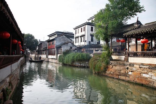 迪丽热巴海南工作室申请注销 名下仅两家企业为存续状态
